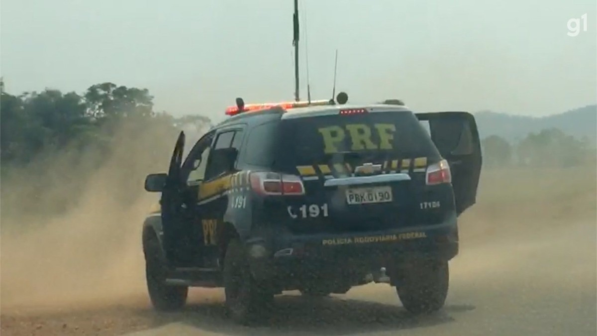 PRF persegue carro suspeito em rodovia de MS dá 10 tiros e apreende