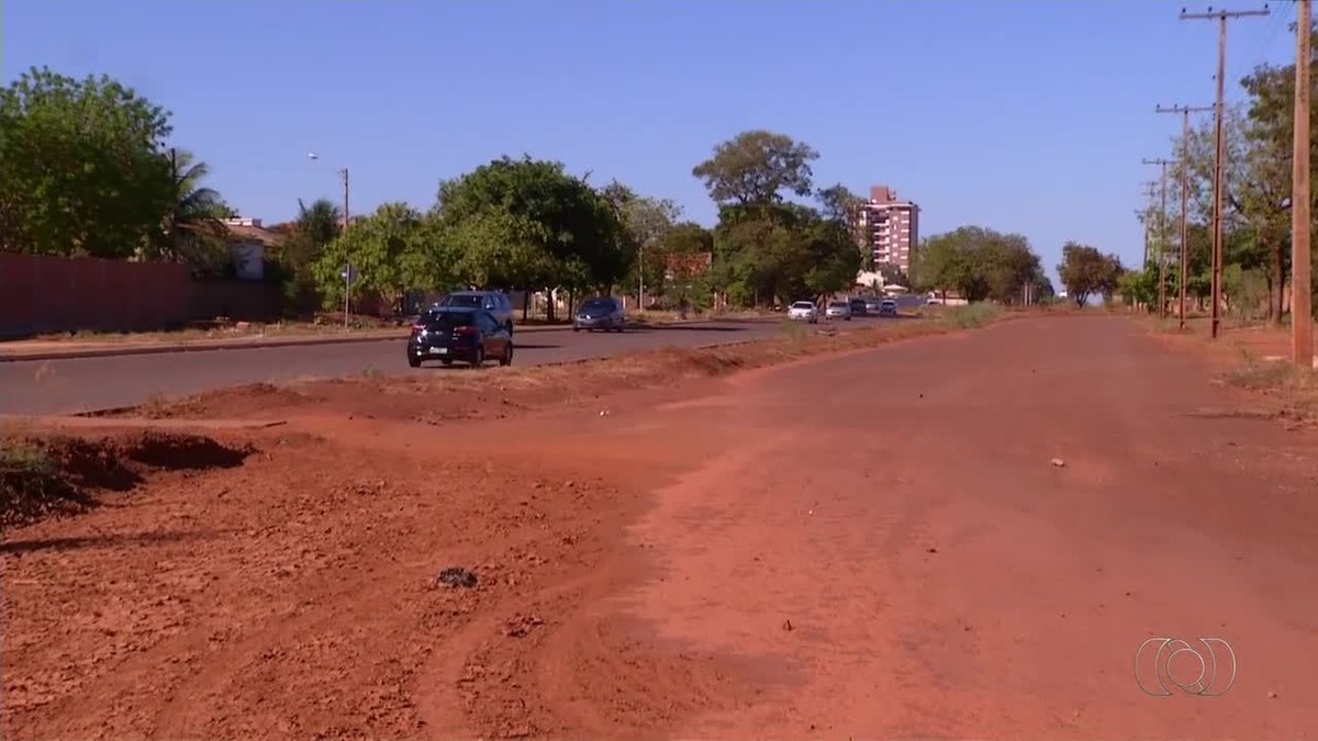 Obra de R 15 mi para asfaltar quadras em Palmas está parada há quase