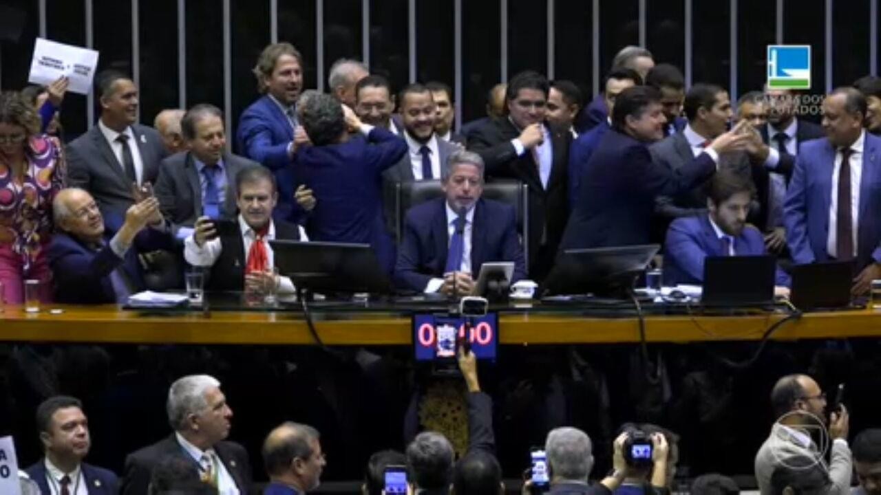 Reforma tributária veja como votou cada deputado e partido nos 2