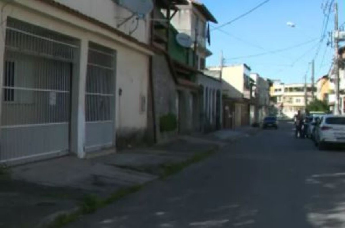 Criminosos Invadem Casa E Matam Homem Mais De 20 Tiros Na Serra ES