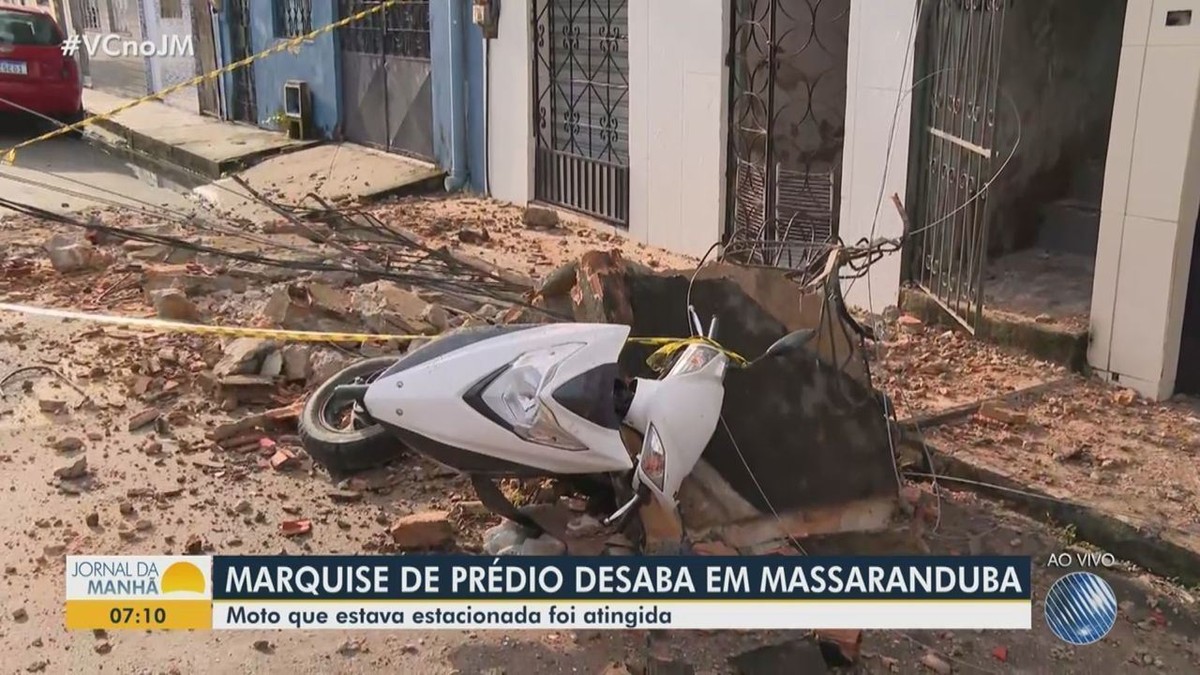 Marquise De Pr Dio Desaba Em Cima De Moto Na Massaranduba Em Salvador