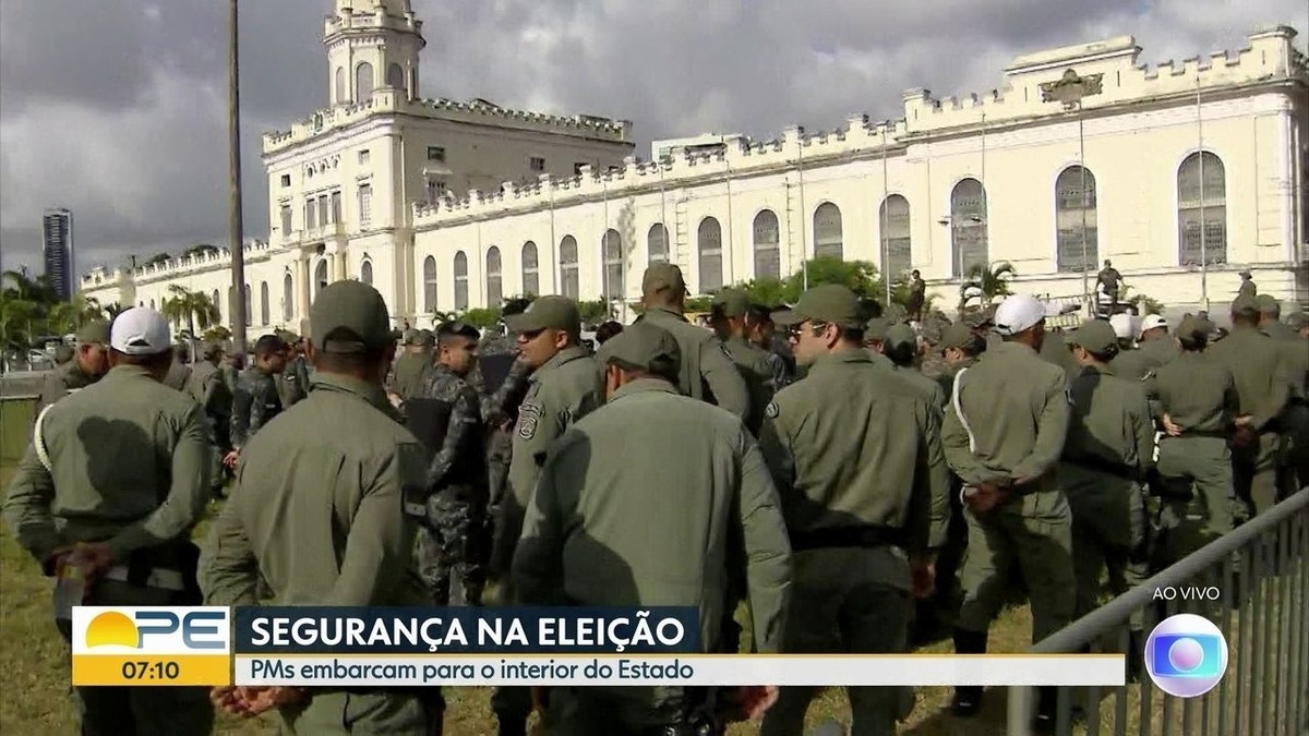 Policiais militares embarcam para reforçar segurança nas eleições