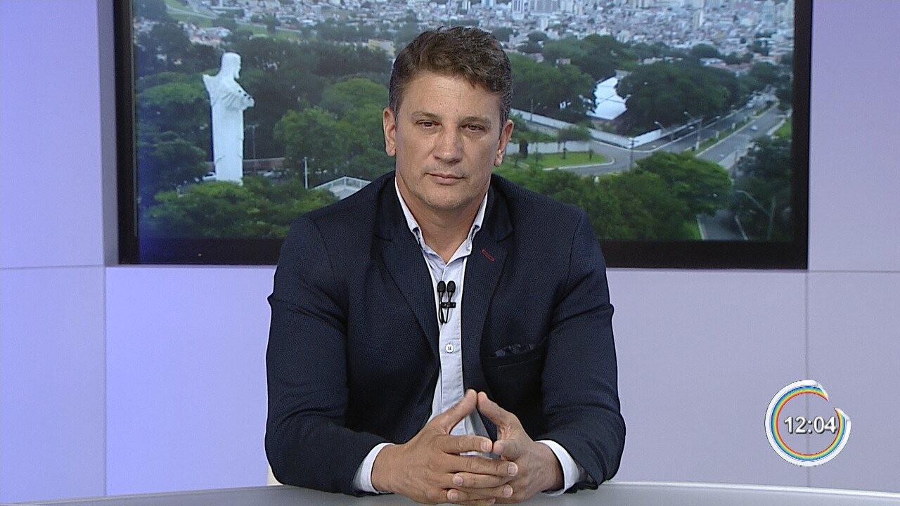 Prefeito de Pindamonhangaba Isael Domingues PR é entrevistado pelo