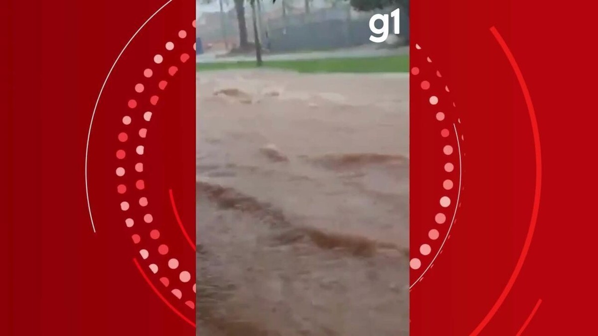 Chuva Forte Deixa Ruas E Casas Alagadas Em Sorriso Mt V Deo Mato