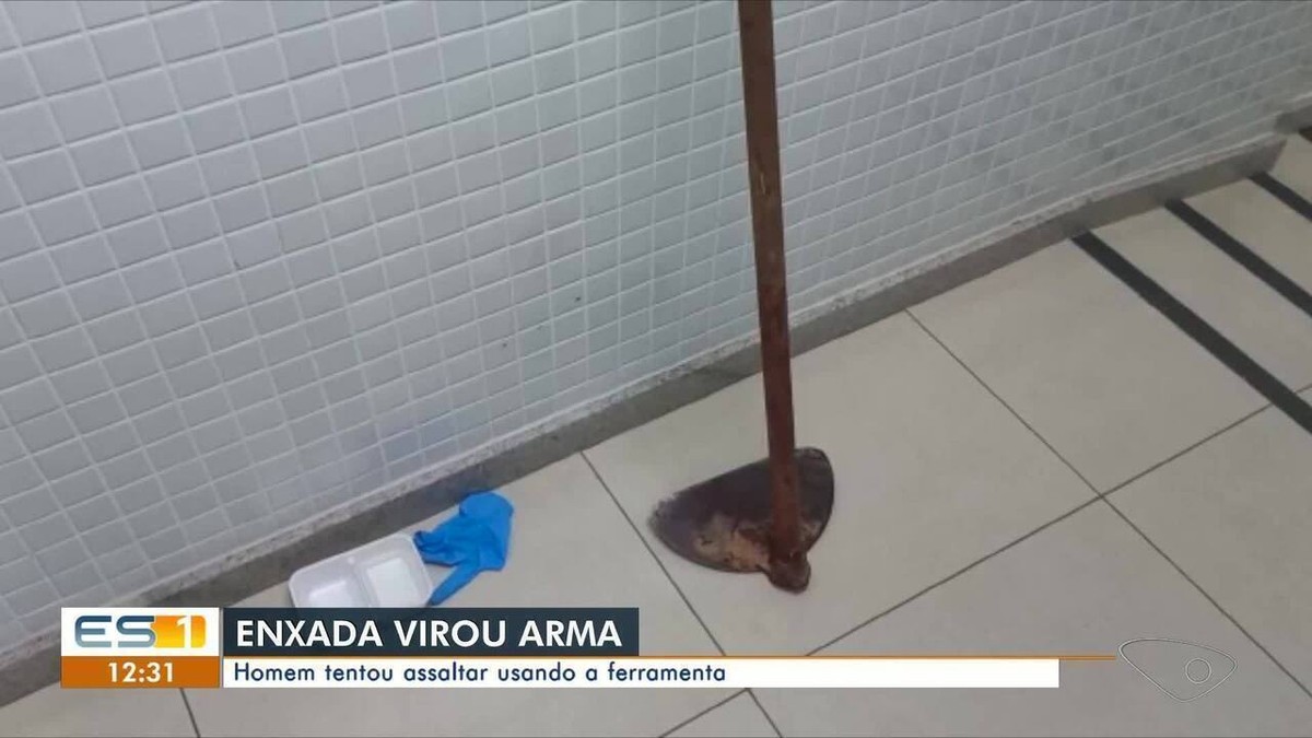 Assaltante Espancado Por Moradores Ap S Usar Enxada Para Roubar Homem