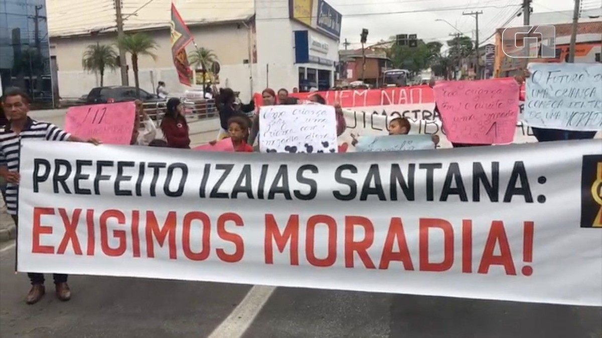 Moradores De Rea Invadida Fazem Protesto Por Moradias Em Jacare