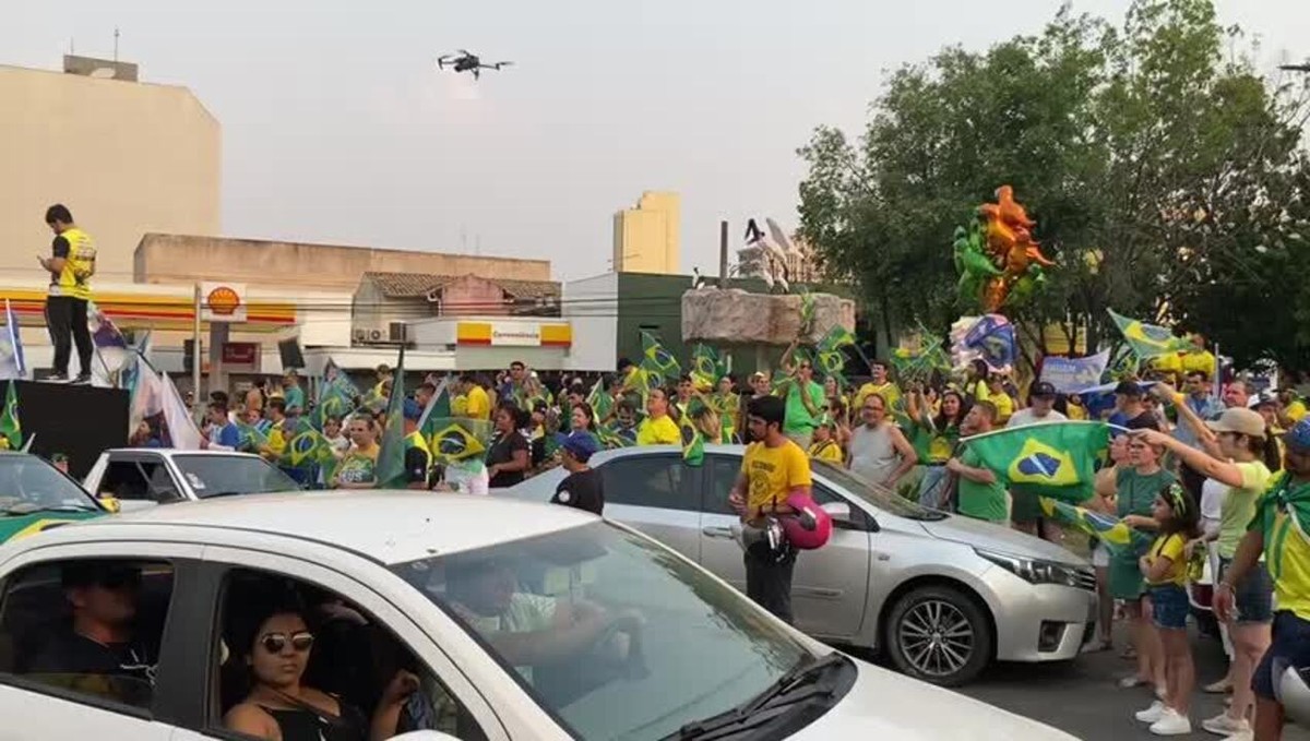 Manifestantes Fazem Ato A Favor De Bolsonaro Em Cuiab Mato Grosso G