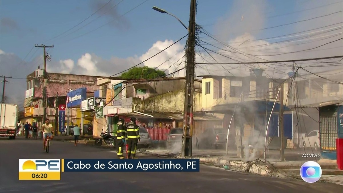 V Deo Fia O De Poste Pega Fogo Em Avenida No Cabo De Santo Agostinho