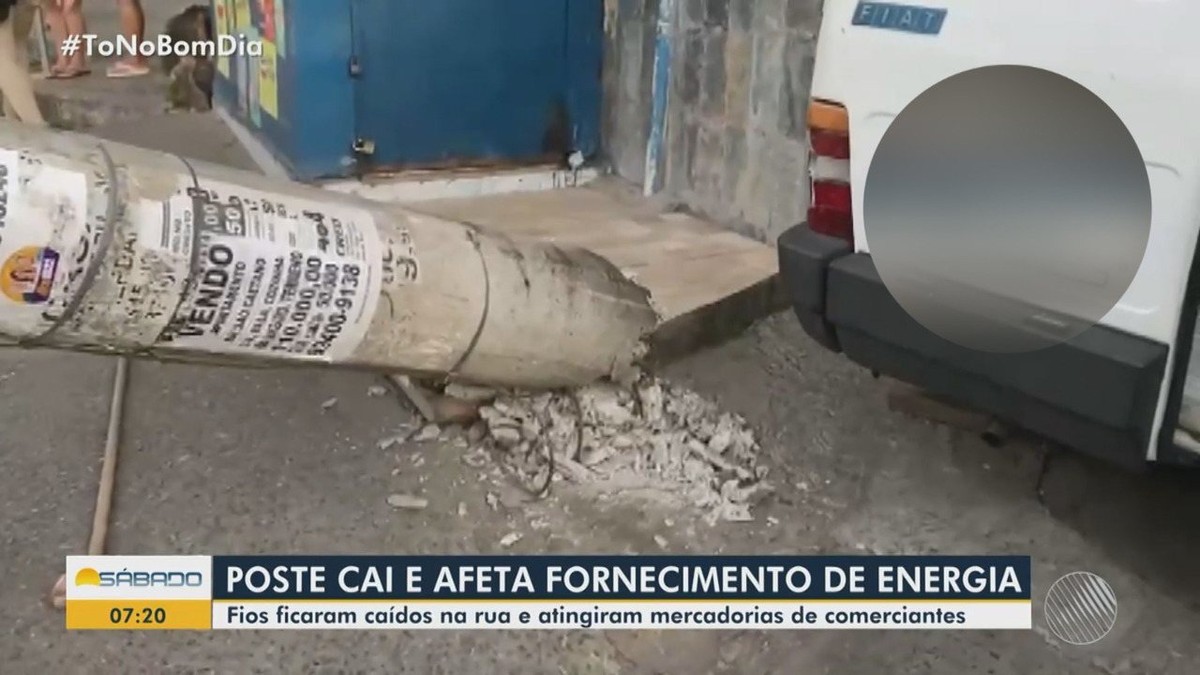 Comerciante relata prejuízo após queda de poste em Salvador Minha