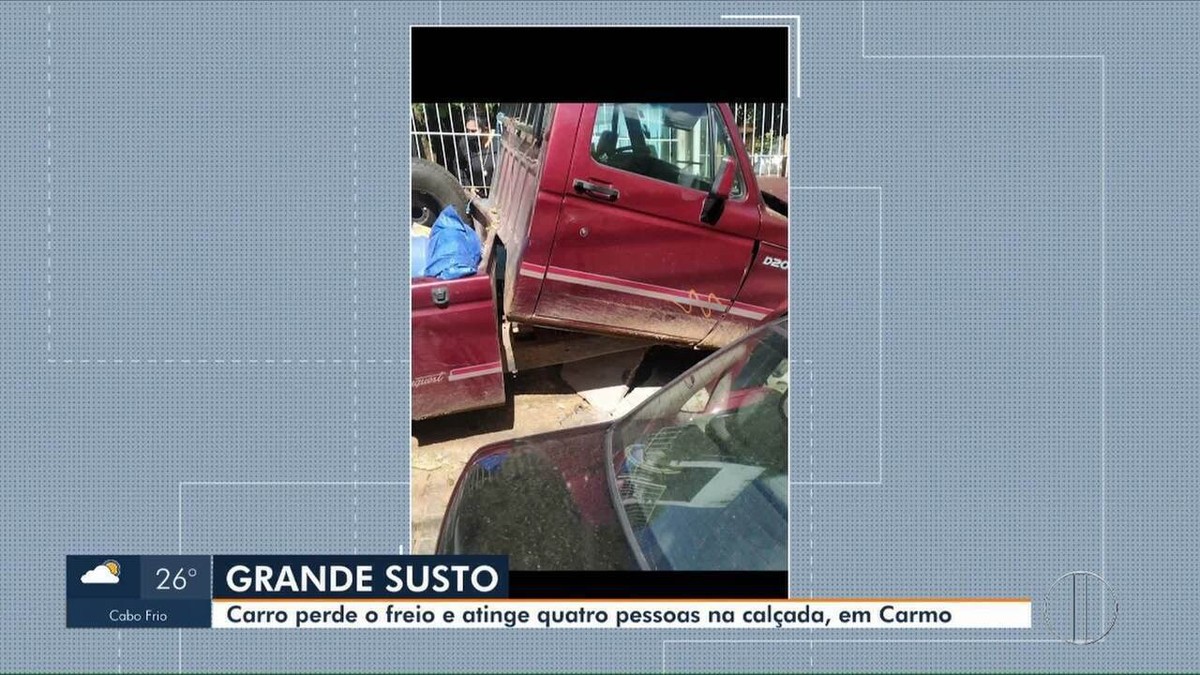 Quatro mulheres ficam feridas após carro desgovernado descer ladeira e