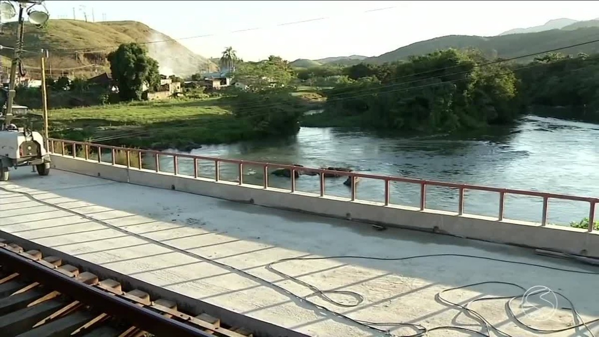 Moradores de Valença reclamam do ritmo lento de obras em ponte de