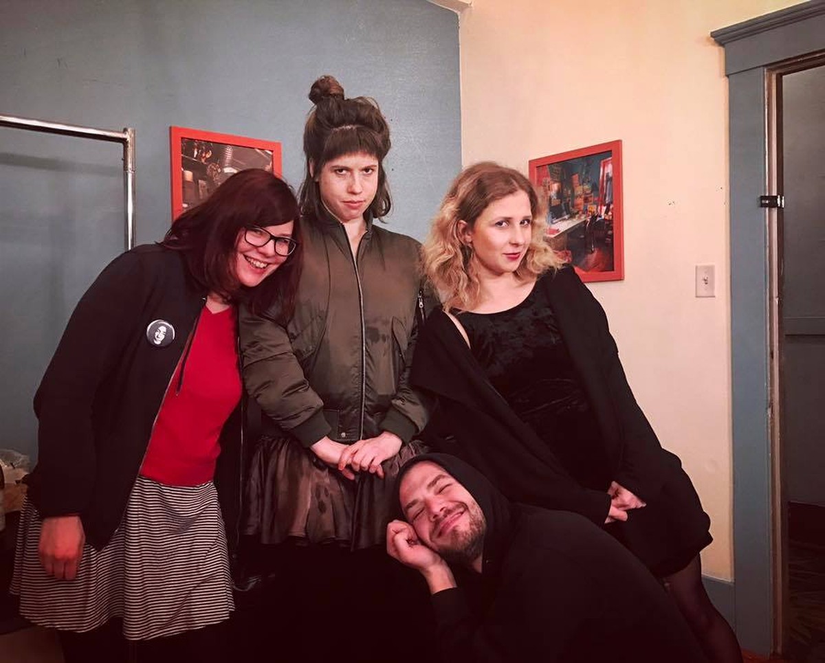 Olya Borisova E Sasha Sofeev Integrantes Do Grupo Pussy Riot Est O Desaparecidas