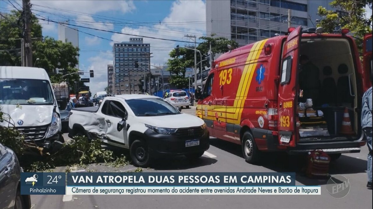 Catadora De Recicl Veis Escapa De Ser Atropelada Por Van Desgovernada