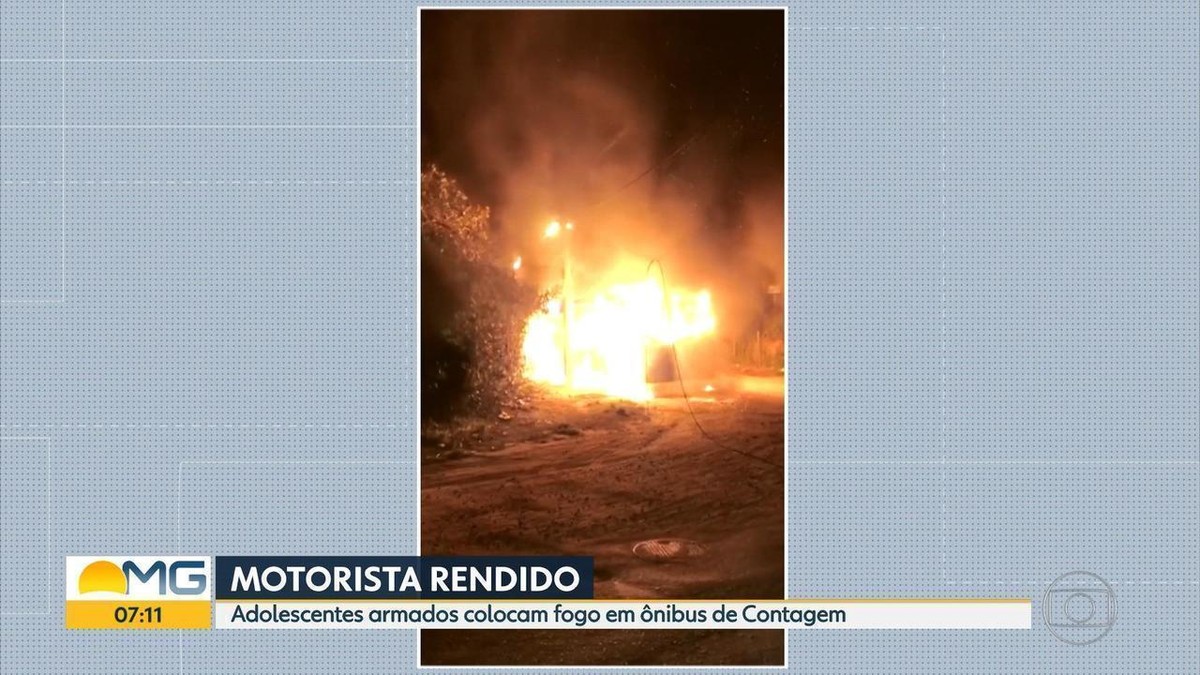 Três ônibus são incendiados na Região Metropolitana de Belo Horizonte