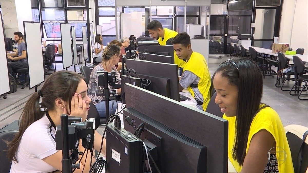 Tre Mg Faz Campanha Para Adolescentes Tirarem T Tulo Eleitoral Minas