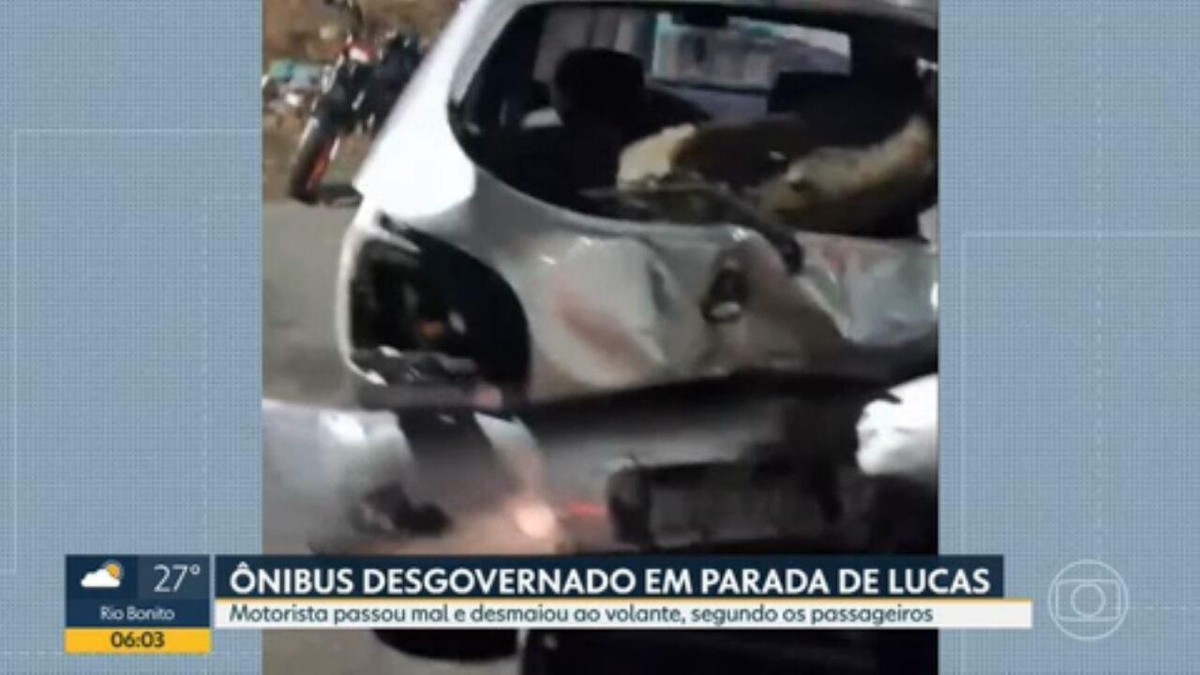 Ônibus desgovernado arrasta carros bate em muro e deixa 9 feridos 2