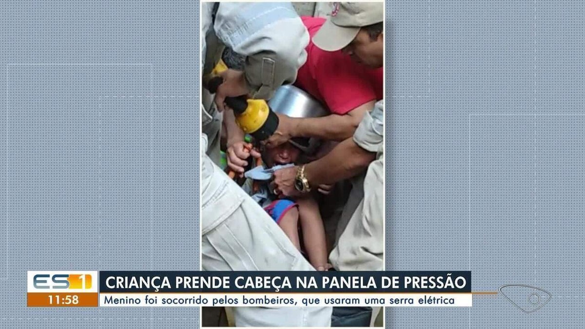 Menino De Anos Prende A Cabe A Em Panela De Press O E Socorrido Por