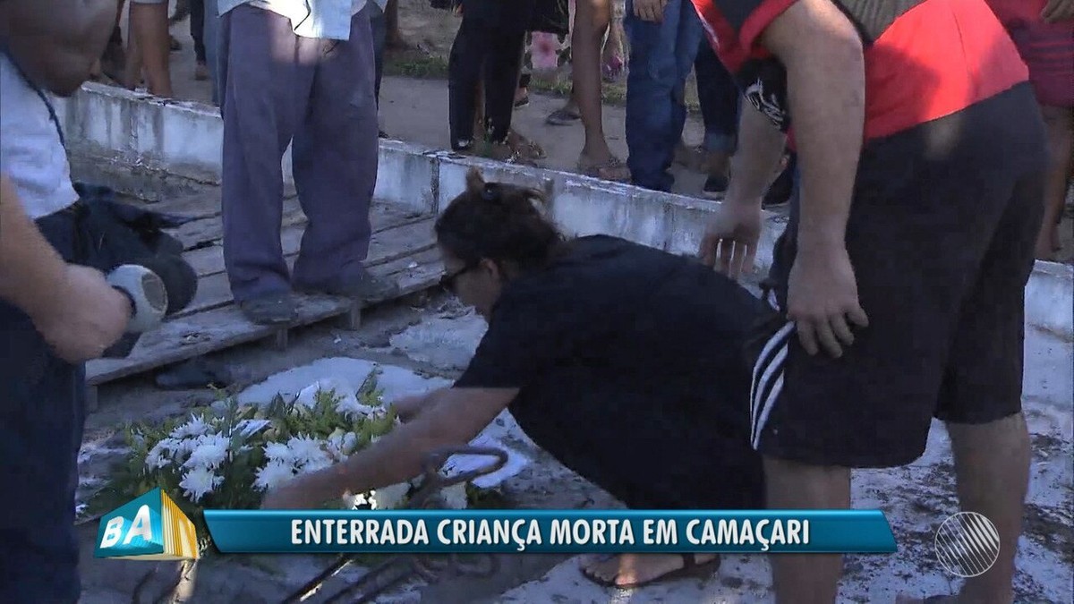 Menina de 10 anos estuprada e morta na Bahia é enterrada vizinho é