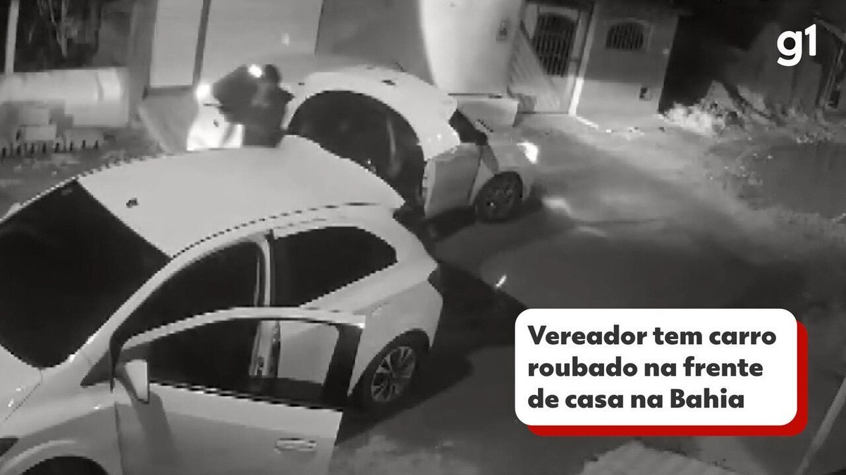 Vídeo mostra momento que vereador tem carro roubado na frente de casa