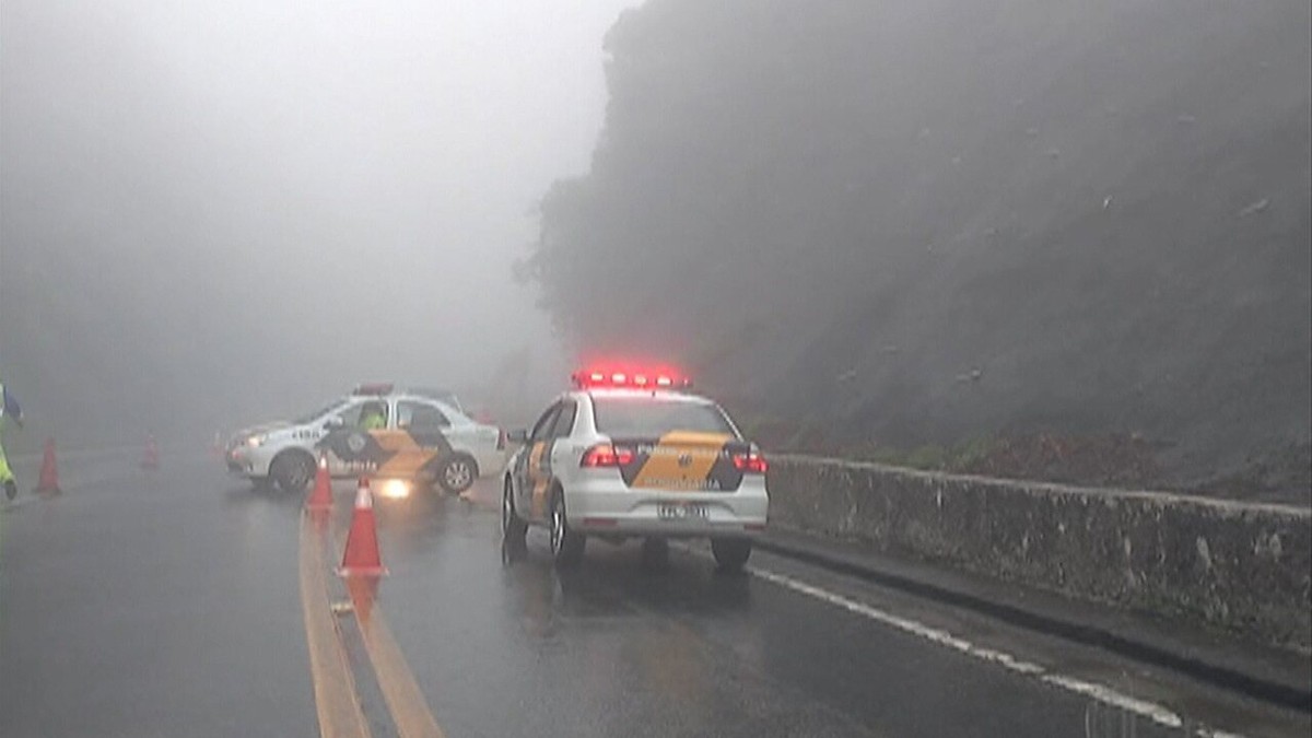 Deslizamento Interdita Parcialmente A Mogi Bertioga Nesta Segunda Feira