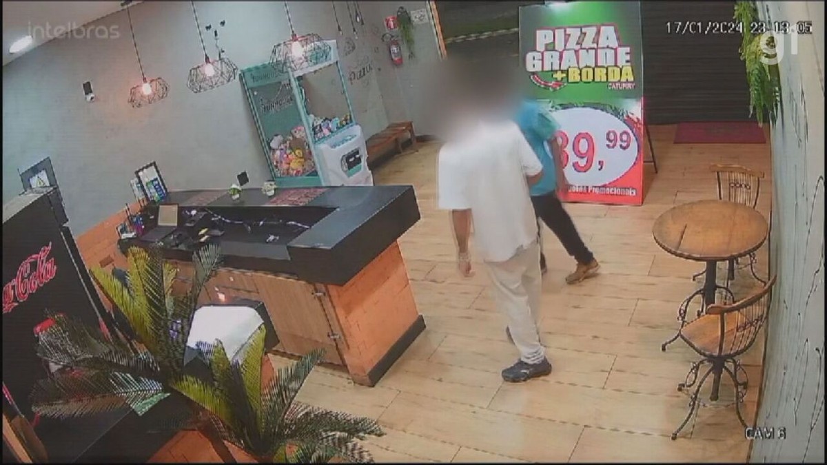 Funcion Rio De Pizzaria Reage A Tentativa De Assalto E Agride Ladr O Em