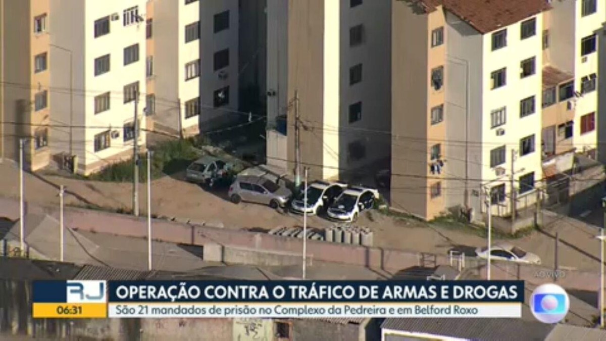 Pol Cia Civil E Mprj Prendem Em Opera O Contra Tr Fico De Armas E De