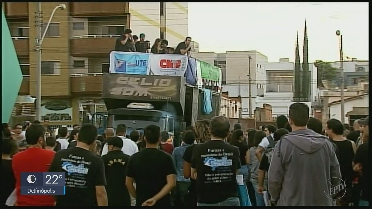 Manifestantes Saem S Ruas Contra A Reforma Da Previd Ncia E Cortes Na