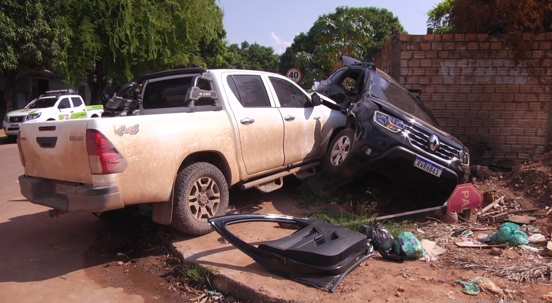 Após batida entre carros, vítima fica presa entre ferragens no bairro Diamantino, em Santarém