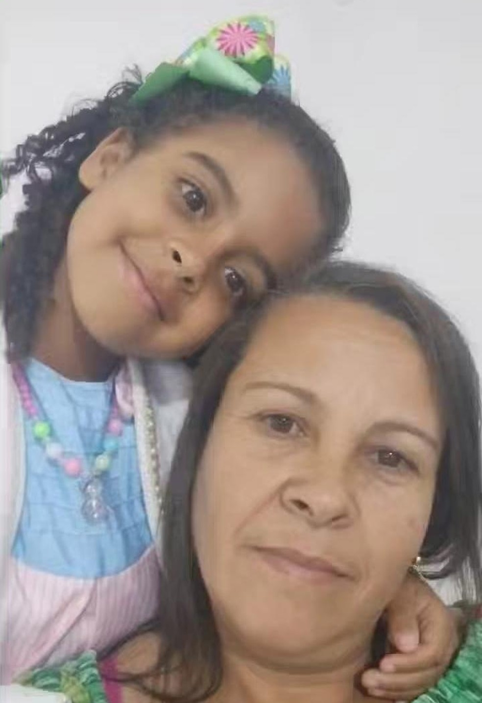 Avó e neta foram encontradas mortas na zona rural de Caratinga  — Foto: Redes sociais 
