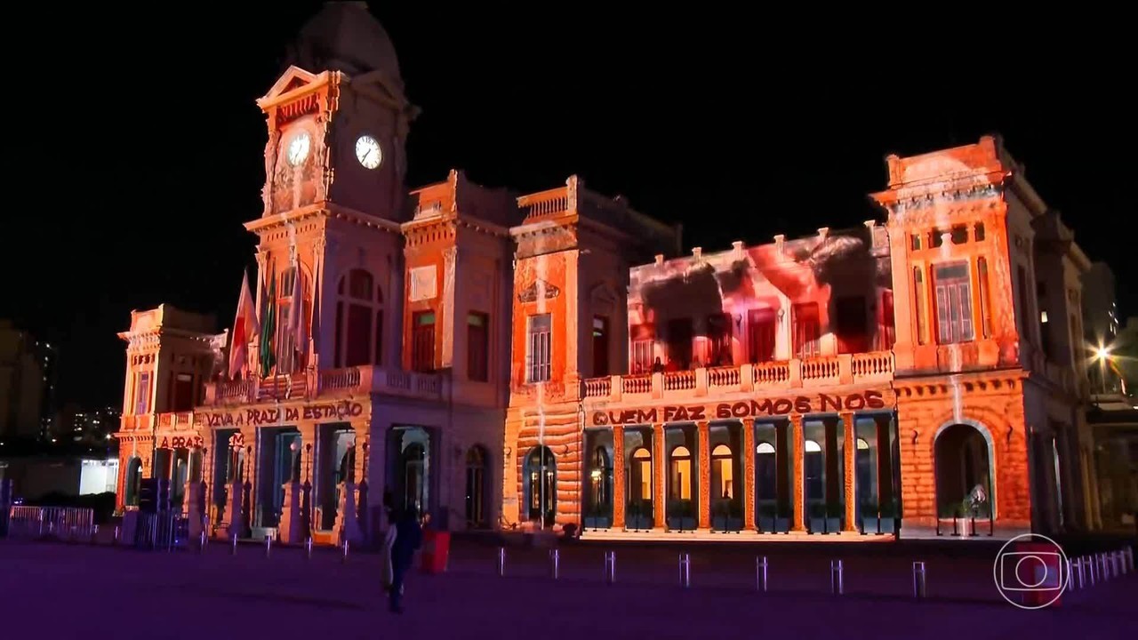 Com instalações luminosas, Festa da Luz espalha arte por Belo Horizonte