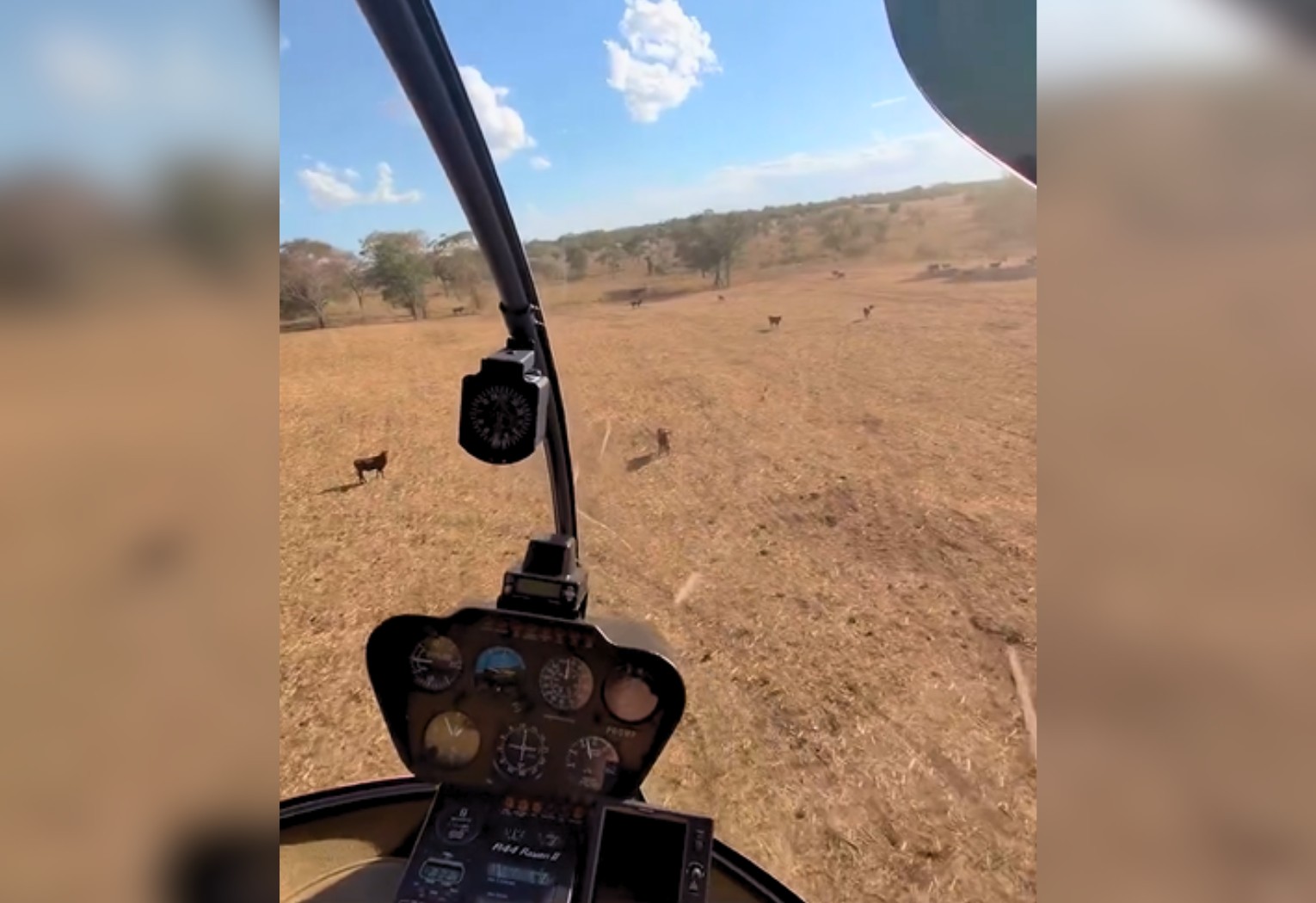 Juliano, da dupla com Henrique, faz treino em helicóptero e se diverte tocando
