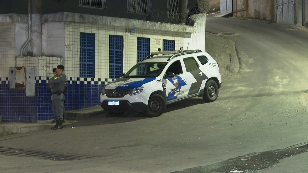 Policiamento foi reforçado na região do Complexo da Penha, em Vitória — Foto: Reprodução/ TV Gazeta