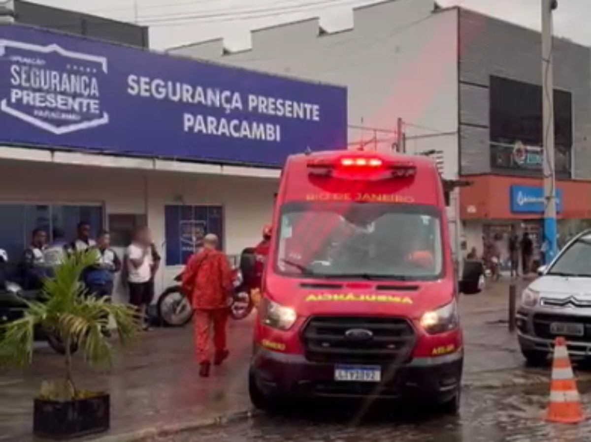 Mulher é resgatada após entrar em manilha de esgoto em Paracambi 