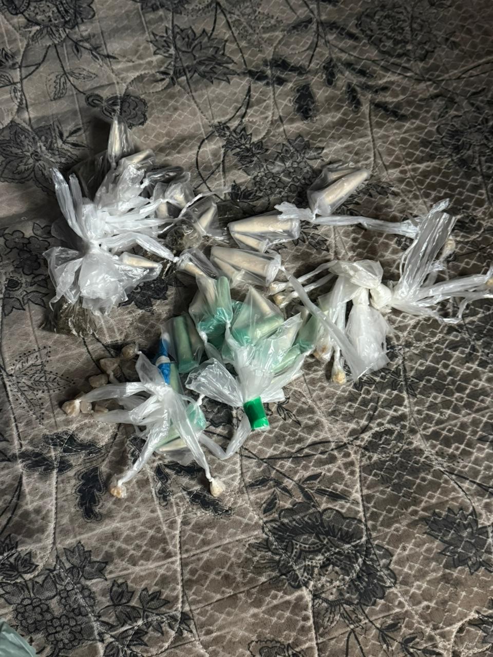 Suspeitos são presos por associação e tráfico de drogas em Barra Mansa