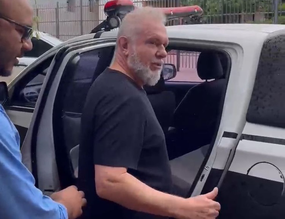 Mauro Carlesse saiu do IML de Gurupi e seguiu para a unidade penal — Foto: Antoniel Cavalcante/Ronda Policial Tocantins
