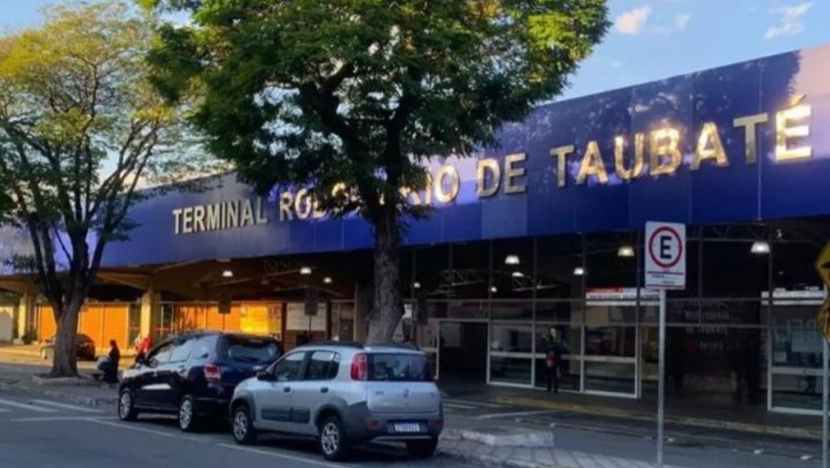 Obra em frente à Rodoviária Nova de Taubaté altera trânsito e linhas de ônibus por 30 dias; veja desvios