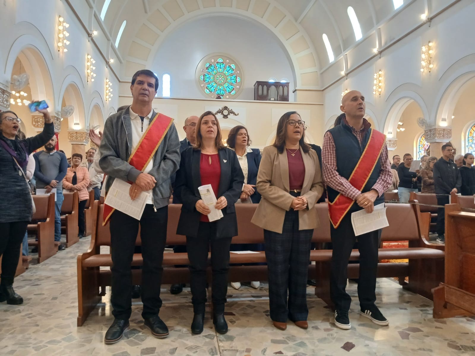 Festeiros e capitães-de-mastro da Festa do Divino de 2027 são anunciados em Mogi das Cruzes