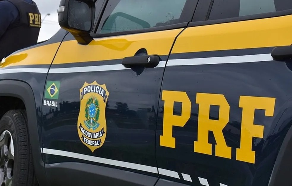 Viatura da PRF foi furtada por homem embriagado em Itaitinga (CE) — Foto: Foto: Divulgação