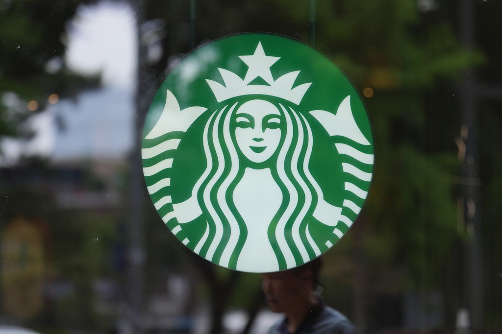 Após campanha associada a massacre, Starbucks demite CEO na Coreia do Sul e dá aulas de história a funcionários