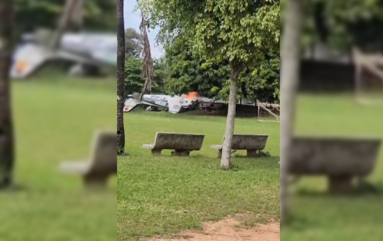 Avião de pequeno porte cai em Marília
