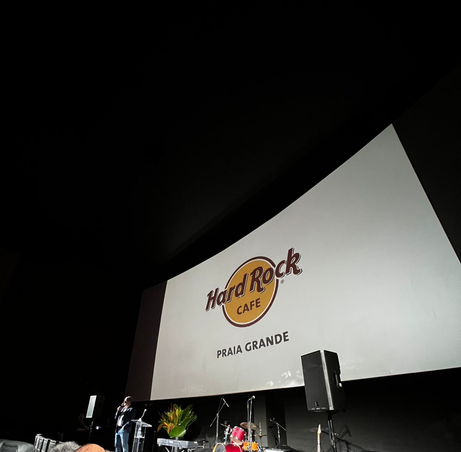 Shopping no litoral de SP anuncia unidade do Hard Rock Cafe