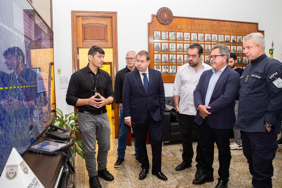 O governador Cláudio Castro, o procurador-geral de Justiça, Antonio José Campos Moreira, o secretário de Segurança, Victor Santos, e secretário de Polícia Militar, coronel Marcelo de Menezes Nogueira — Foto: Reprodução