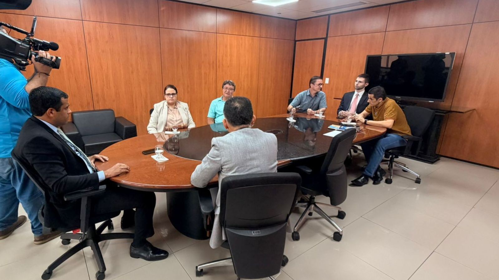 Impasse sobre reajuste mantém negociação do transporte público sem acordo em Teresina