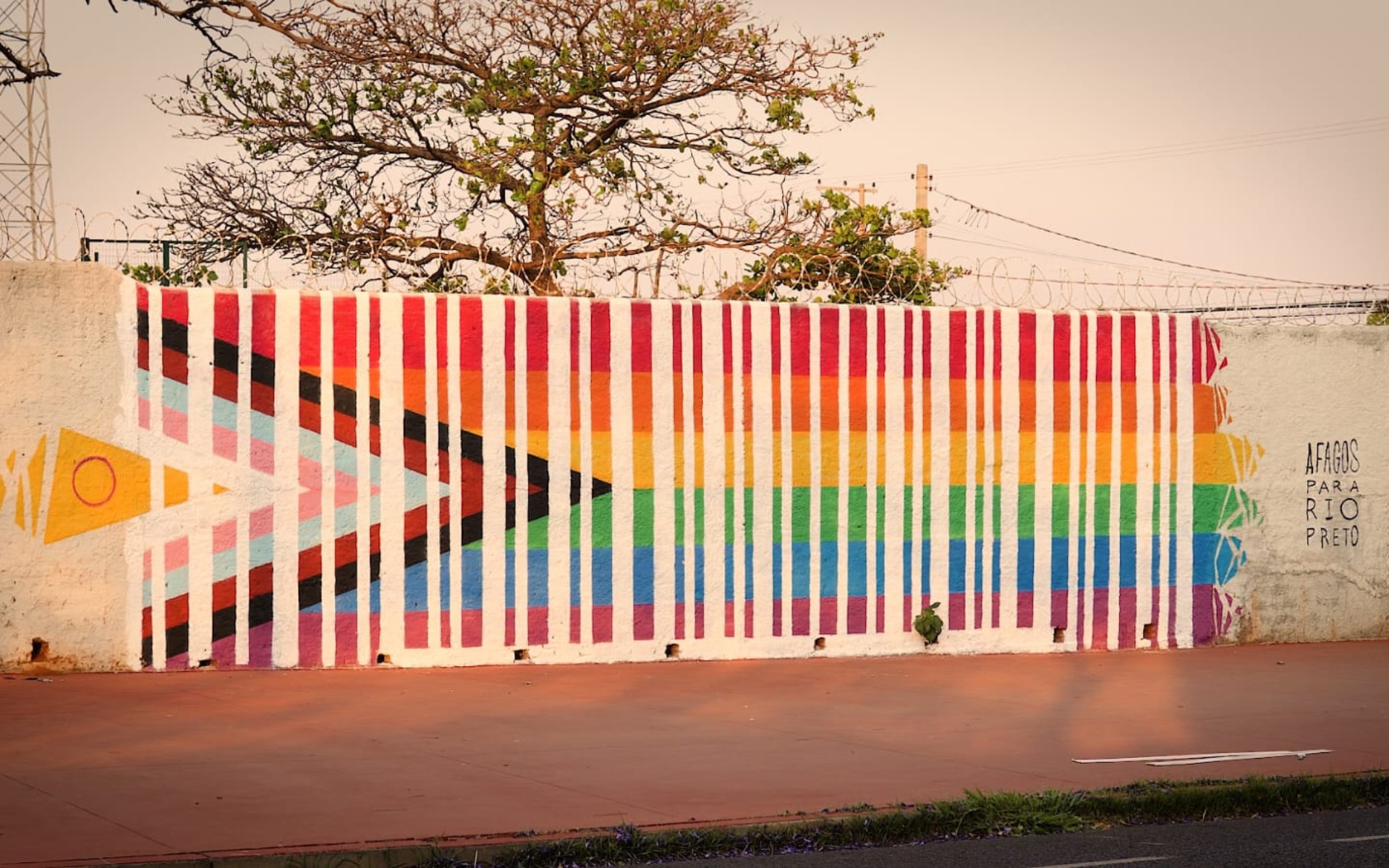Carão, babado, gag e cunt: saiba os significados de gírias usadas pela comunidade LGBTQIAPN+
