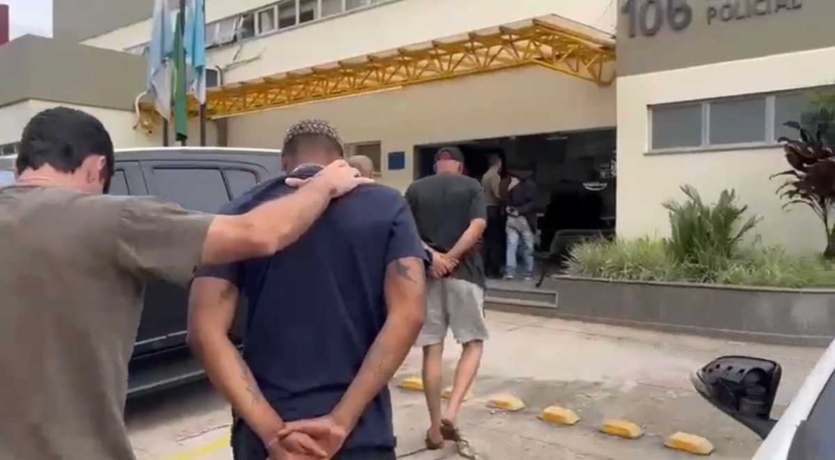 Polícia impede venda de arma e prende homem em flagrante em Petrópolis