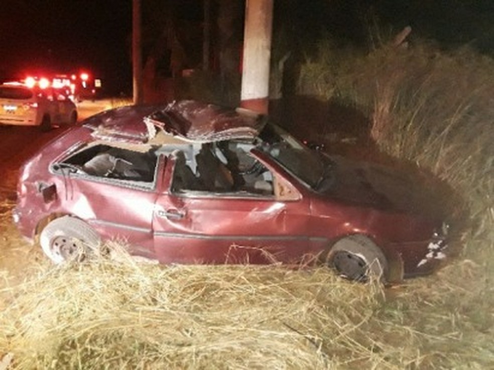 Carro do idoso de 77 anos que morreu em acidente em rodovia de Araçatuba (SP) — Foto: Arquivo Pessoal