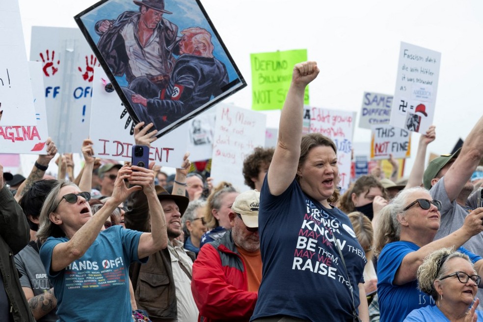 Ato no National Mall, em Washington, contra Trump — Foto: ROBERTO SCHMIDT/AFP