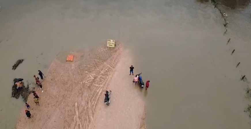 Chuva deixa dois mortos, famílias desabrigadas e ruas alagadas na Paraíba  