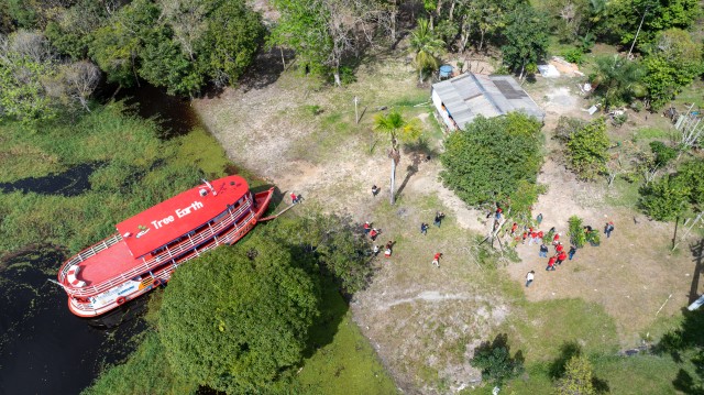 Atem e Barco Escola Tree Earth promovem ação de reflorestamento em comunidade do Amazonas 