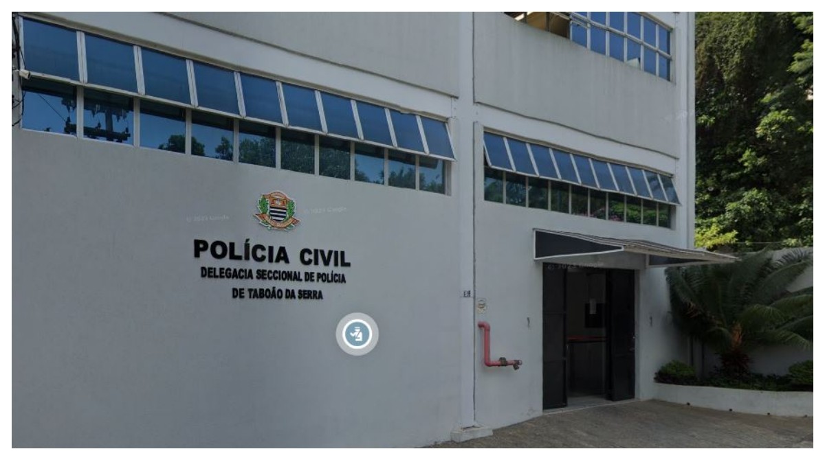 Cabeleireiro é preso por feminicídio após se trancar em casa e matar namorada a facadas na Grande SP